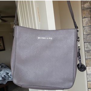 NWOT *** Michael Kors crossbody hand bag